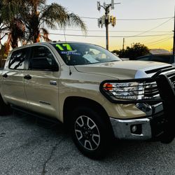 2017 Toyota Tundra Crewmax SR5 W/ 73k Miles 