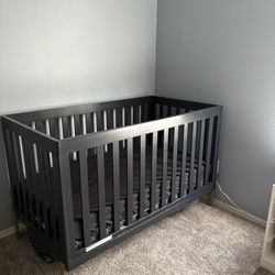 Crib & Changing Table/Dresser. 