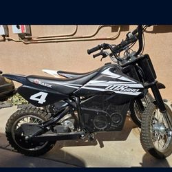 RAZOR BUNDLE 4 CRAZY CARTS AND 1 MX650 AND BIKE TRAILER 