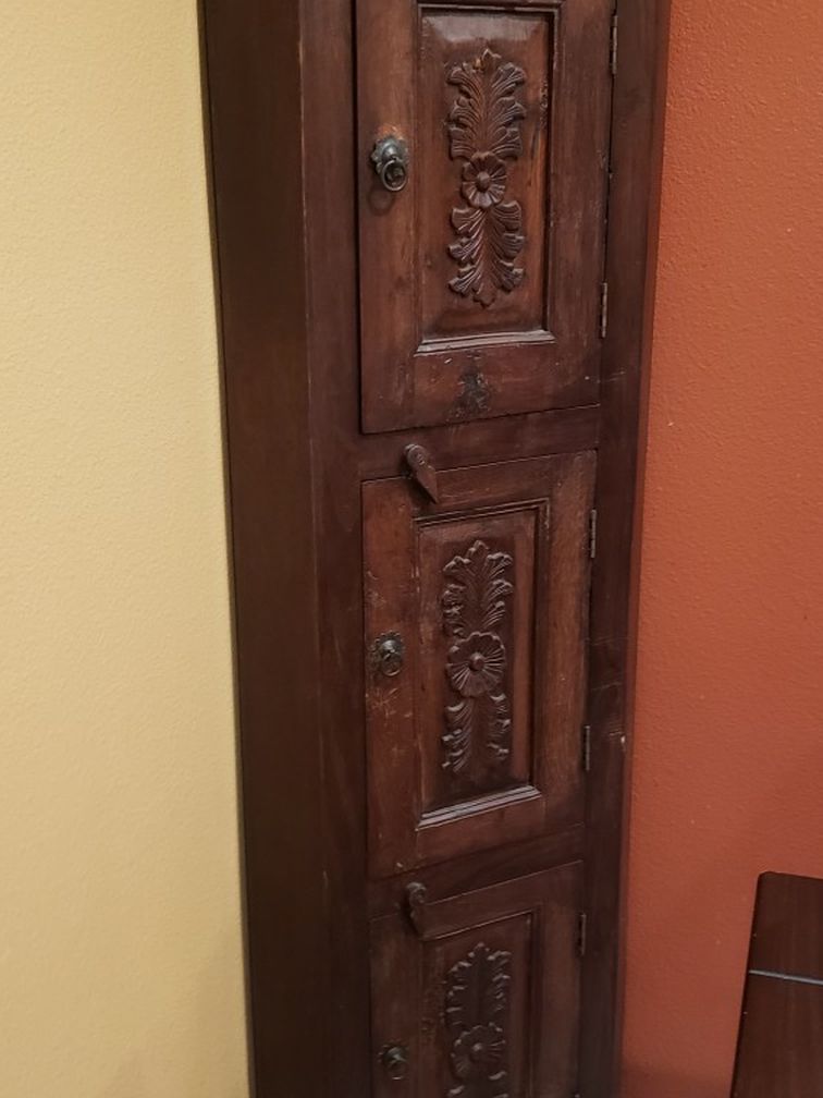 Corner Wood Antique Piece