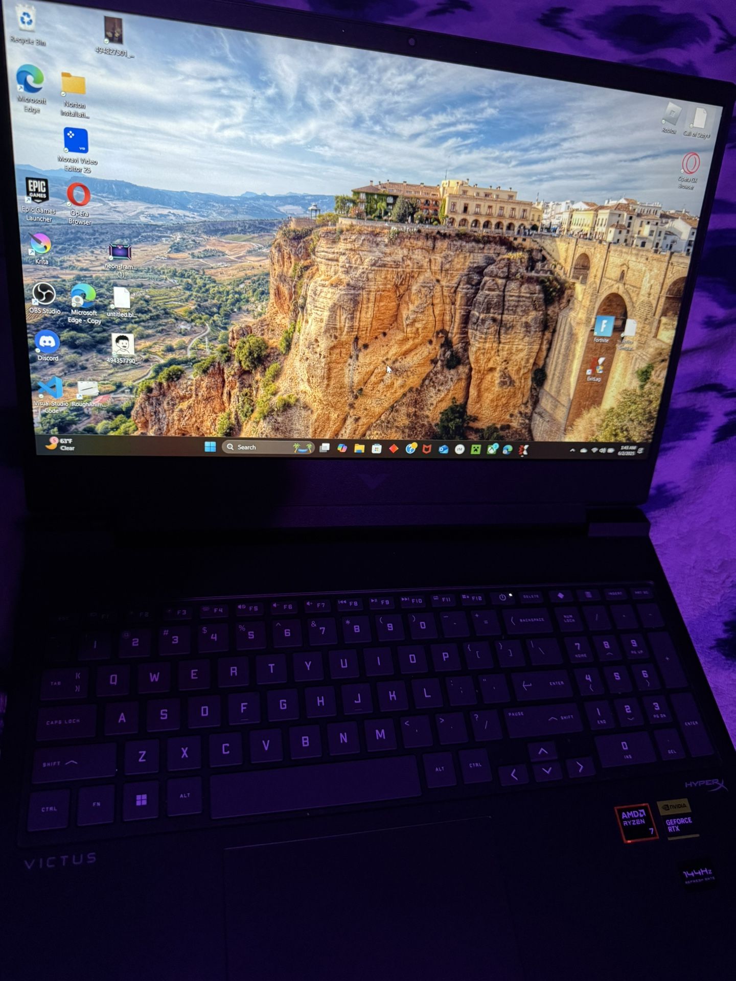 4070 Gaming Laptop Hyper X