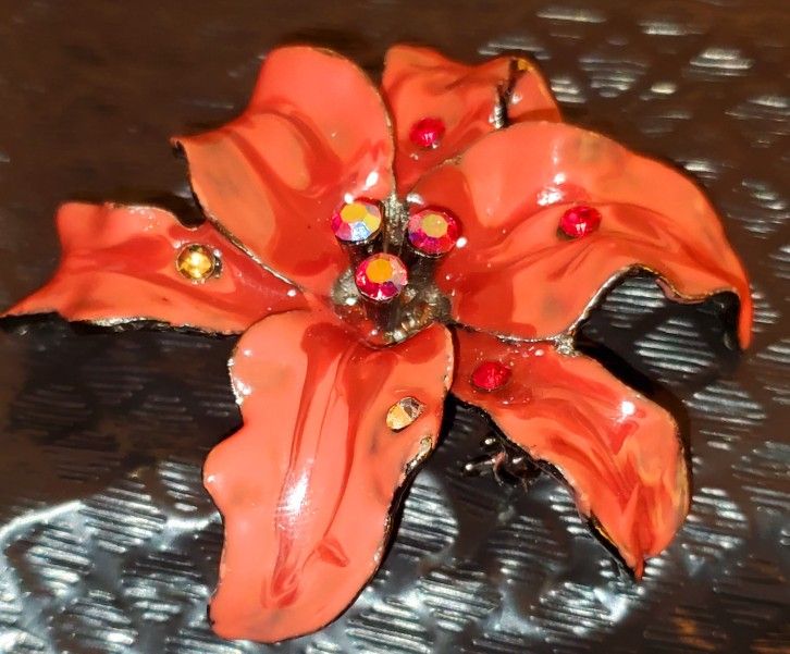 Poinsettia 2.5 Inch Vtg. Brooch Pin