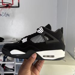 Jordan 4 White Thunder