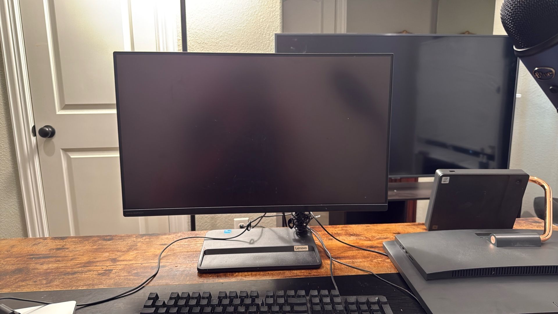 27” Touch Screen , All In One Lenovo IdeaCentre Desktop