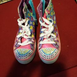 NEW Sketcher size 2 1/2 TWINKLE TOES LIGHT UP sneakers