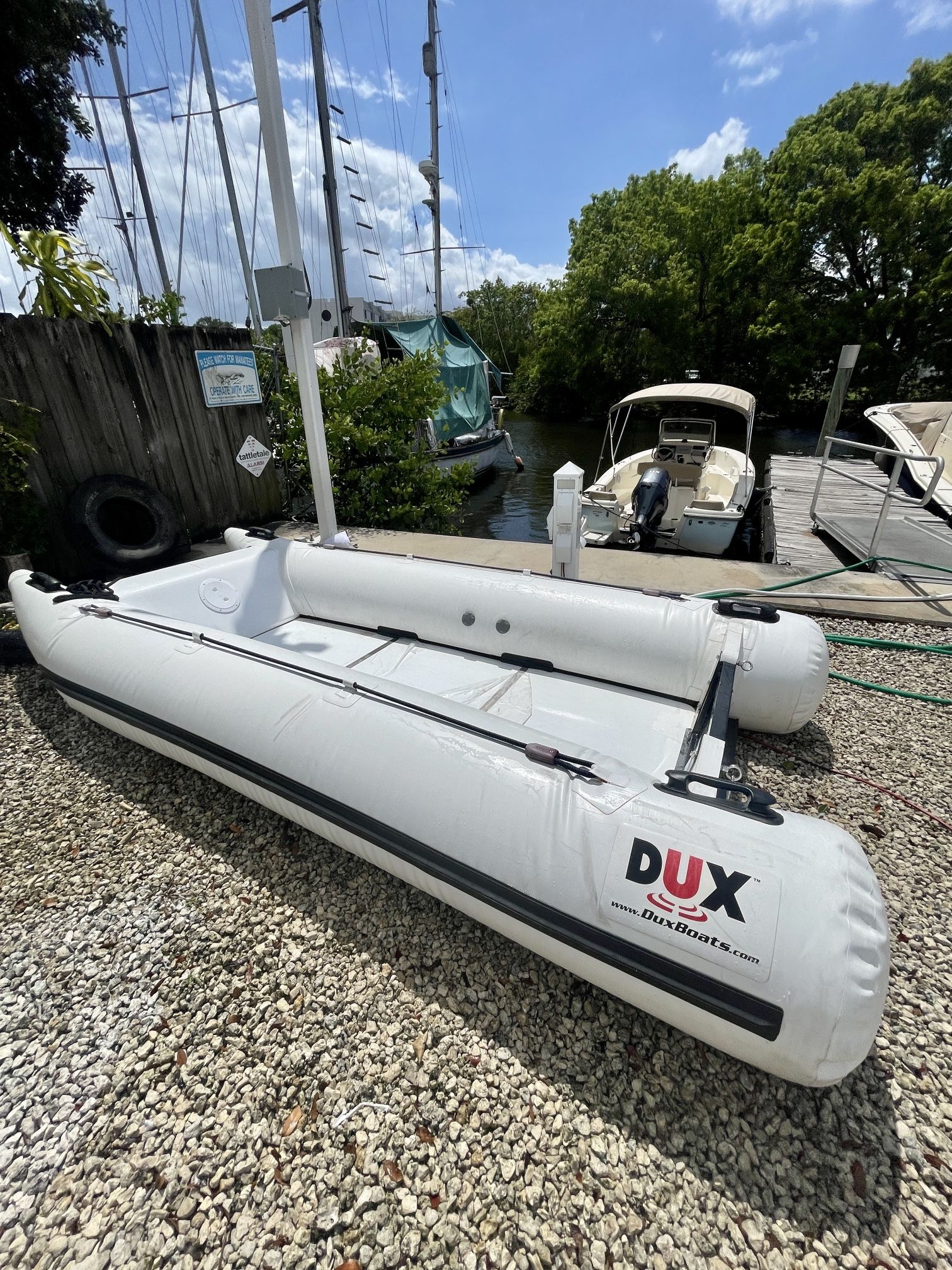 2001 DUX BOATS D-300S