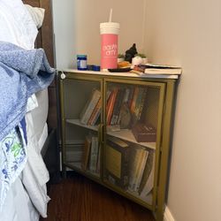 Corner Marble Top Side Table – Space Saving – Modern