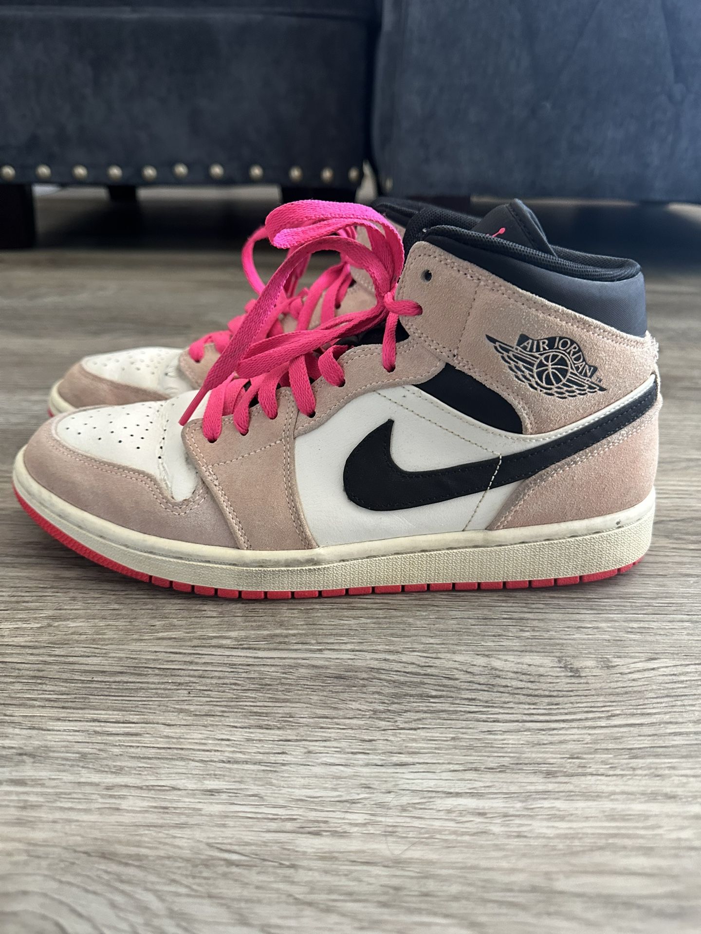Jordan 1 Mid “Crimson Tint” Size 10.5 Men