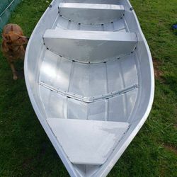 Aluminum Boat 12ft. $400 Very Lightweight. No Leaks