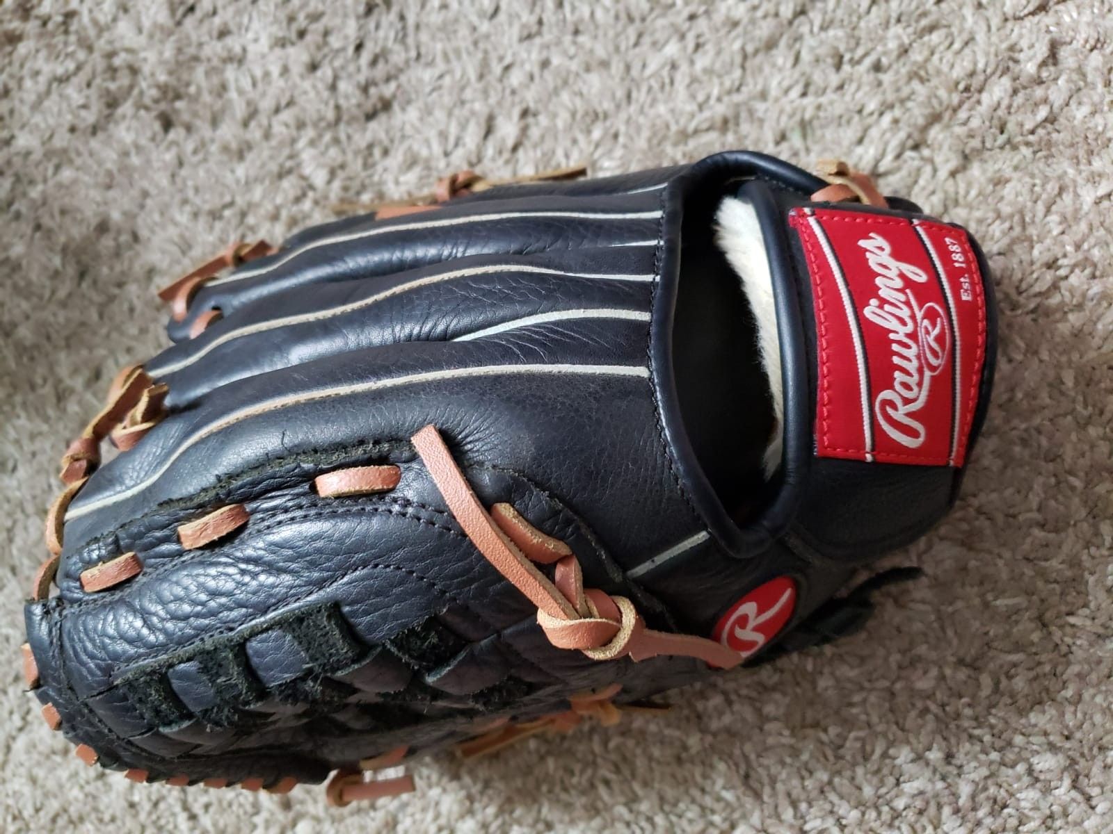 Youth baseball glove