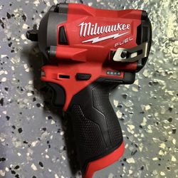 🔥New milwaukee  3/8 stubby  impact wrench tool only (2554-20)