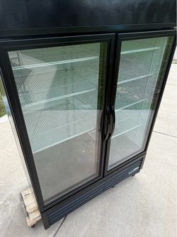 True 2 door glass refrigerator