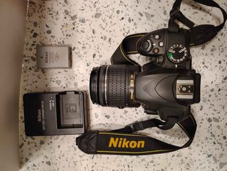 Nikon D3400 24.2 MP  DSLR digital camera with 18-55mm VR lens kit