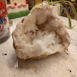 Beautiful Large Off White Stone And Crystals
