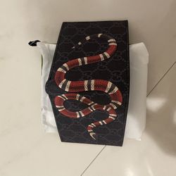 Gucci Snake Wallet Price Negotiable 