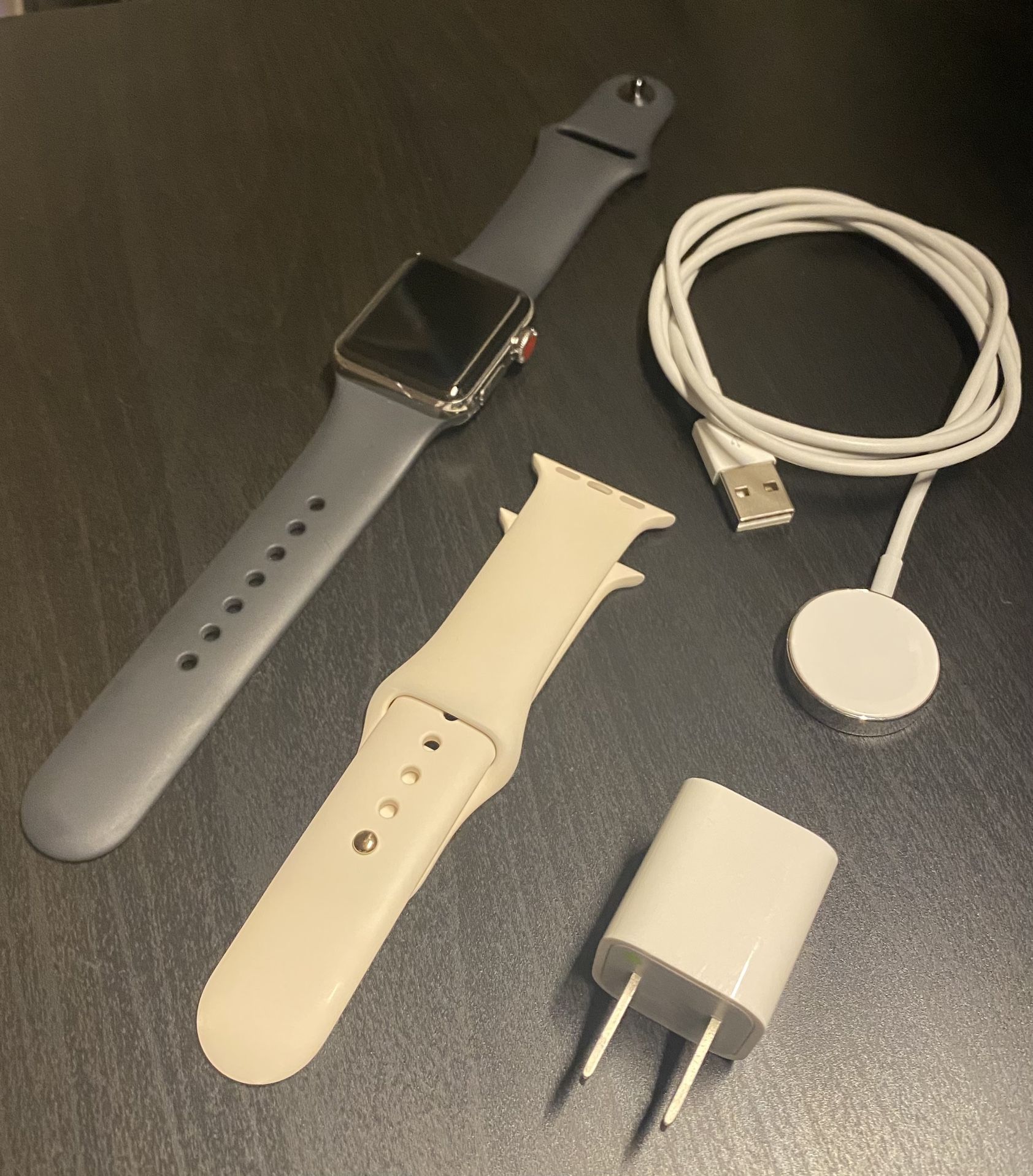 Apple Watch Series 3 w/ Accessories (Extra Watch Band, Charger)