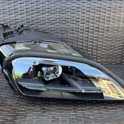 2025 2026 Porsche Taycan Right Passenger Side LED Headlight OEM 9J1941036AD