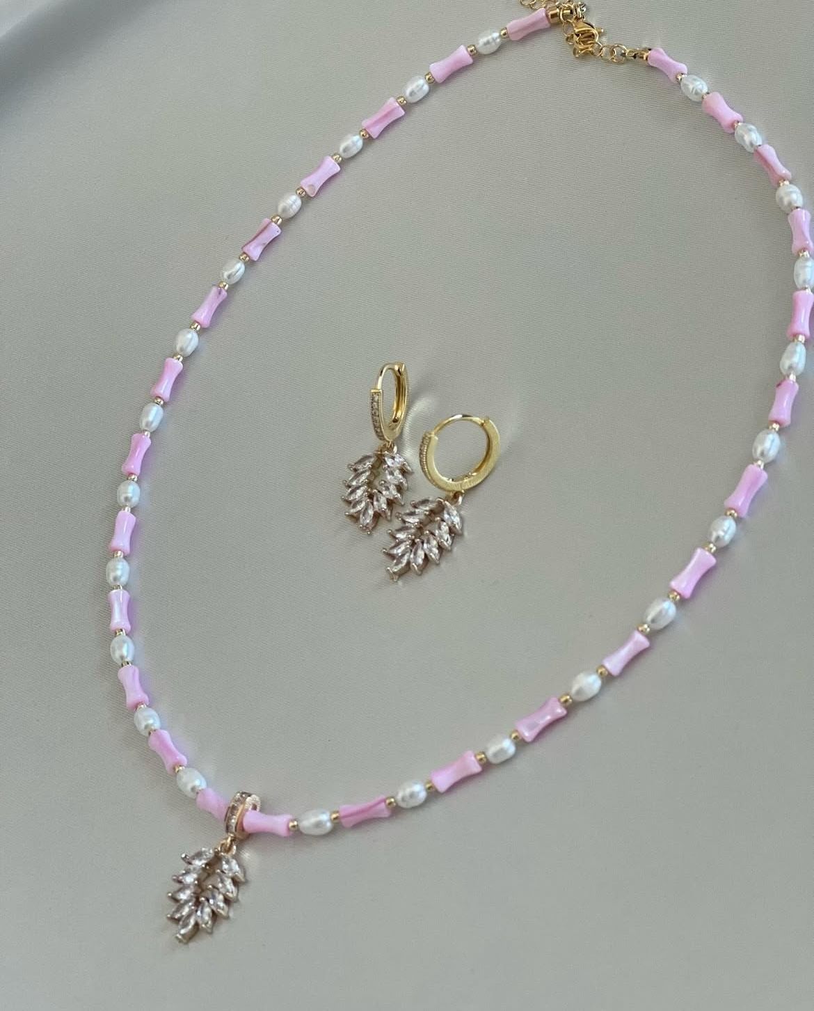 Natural Pearl & Freshwater Shell necklace set with 18K Gold Plated Earrings - pink & gold - Handmade Necklace