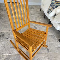 Like new Rocking Chair (IF THE ADD IS UP, IT’S AVAILABLE)