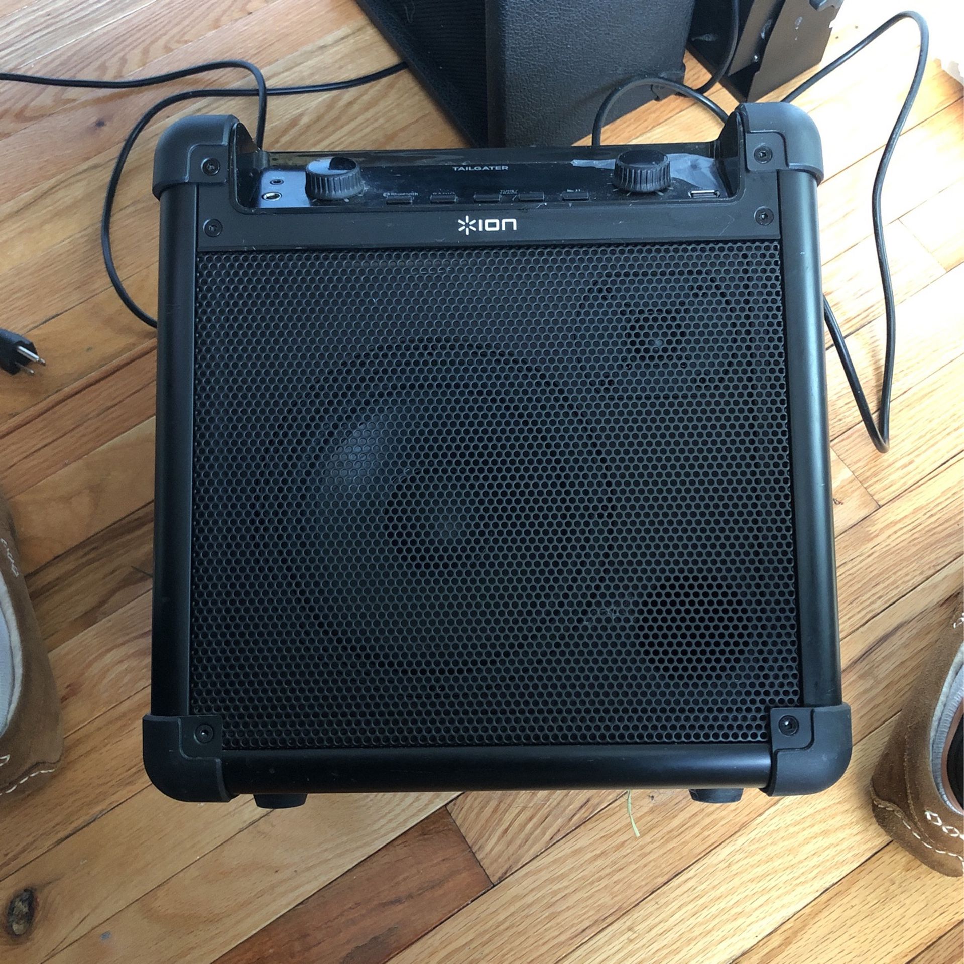 Ion Tailgater IPA77  With Bluetooth