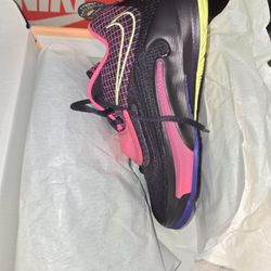 Nike Youth Sneakers 40.00