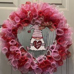 Gnome Valentines Wreath 