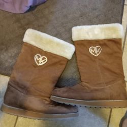 Used Micheal Kors Fur Boots Size 10 