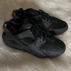 New Black Nike Huaraches 