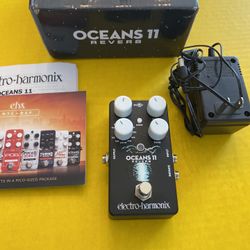 Electro-Harmonix OCEANS 11 Reverb Pedal