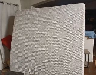 King size matress. Memory foam