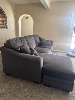 Sofa with built-in chase lounge