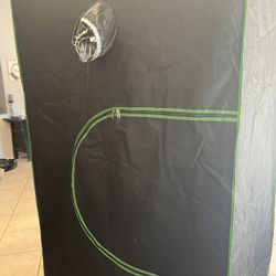 Like new complete grow tent 4 x 4 x 6.5. Everything you need to start growing.