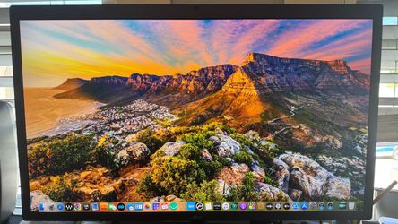 LG UltraFine 5K Monitor 27MD5KL-B for Mac  OS