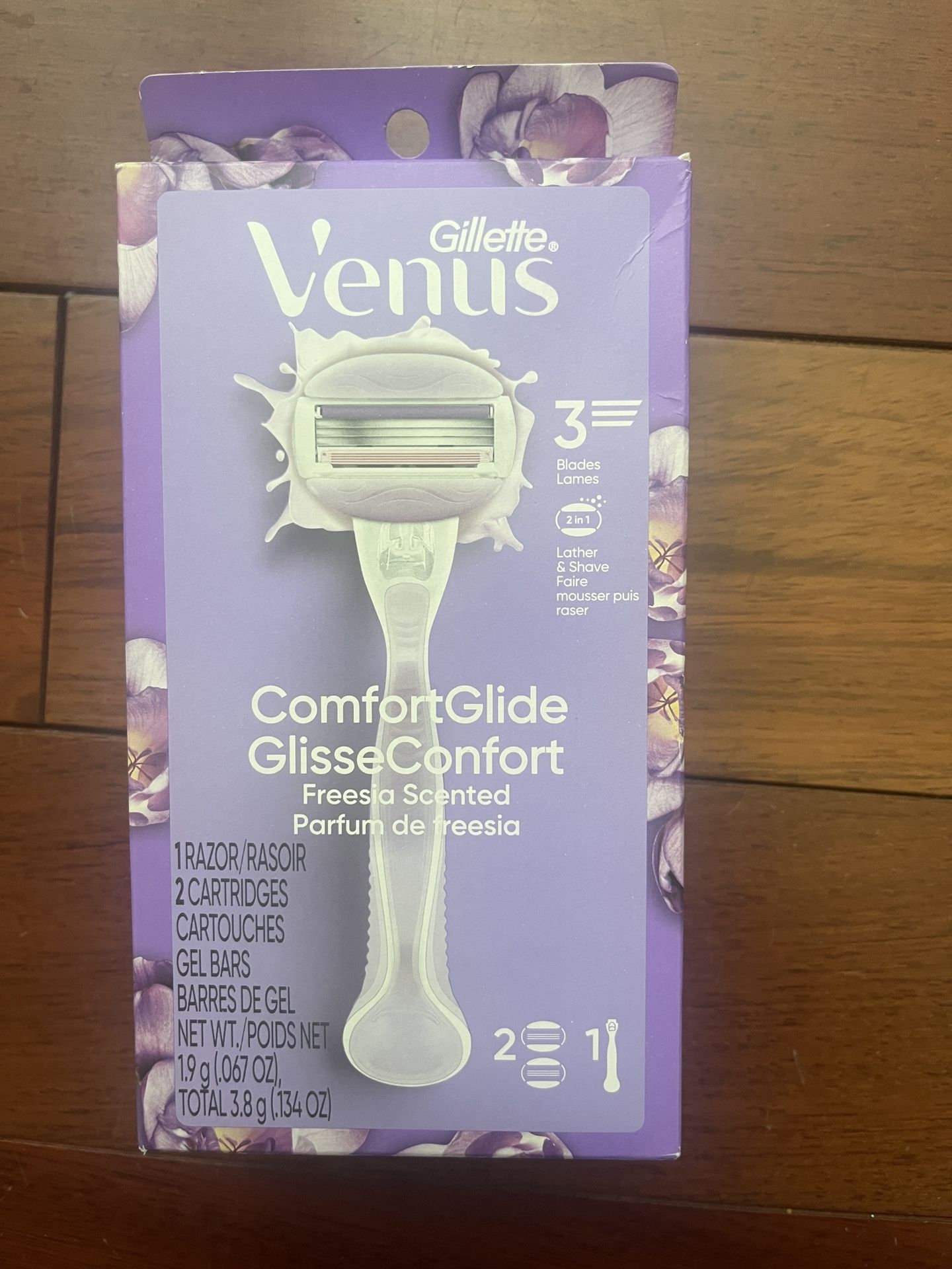 Gillette Venus Razor+refill $4