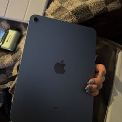 iPad 10th Generation (64 Gb)