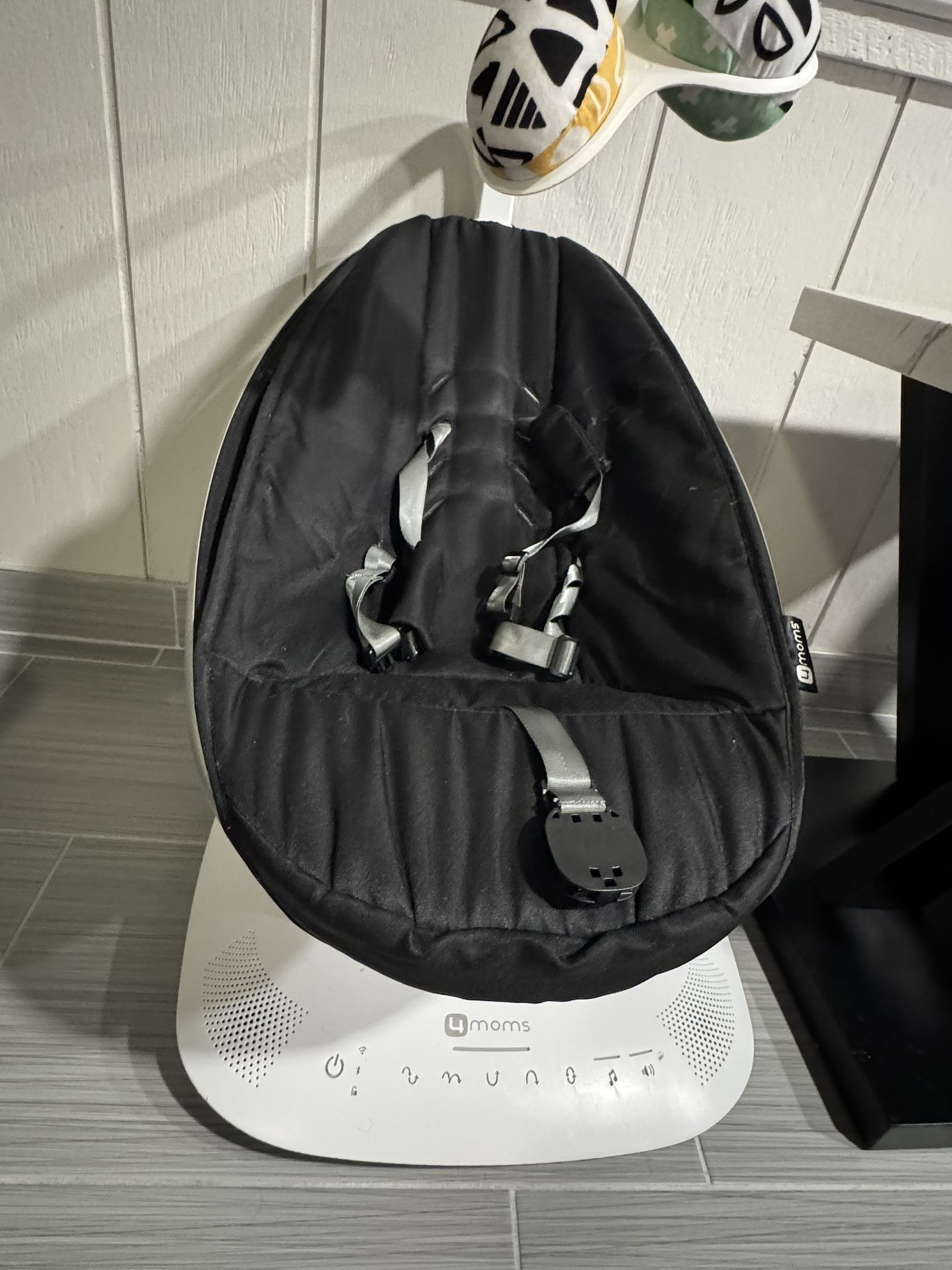 4moms MamaRoo Multi-Motion Baby Swing