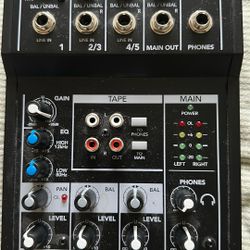 Mix5 Audio mixer + Guitar Plug-in Cable Like New