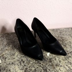 Pointy Heels 