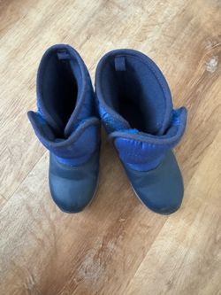 Boy Snow Boots Size 11 M