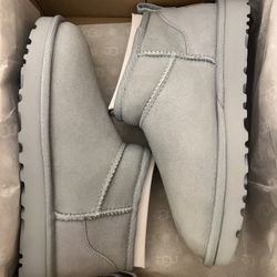 UGG ULTRA CLASSIC MINI SIZE 5
