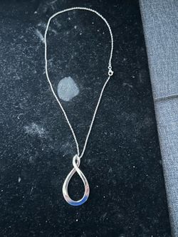 Sterling silver twisted loop necklace
