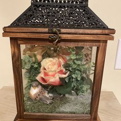 Beautiful Hand-crafted Roses Bird in Glass Case