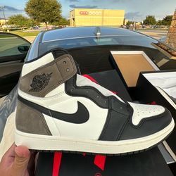 Jordan 1 Retro High OG Dark Mocha Size 11