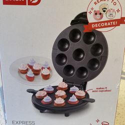 Dash Mini Cupcake Maker