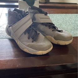 Nike Kyrie 2 Battle Grey