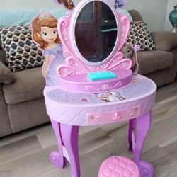 Girls Vanity!!