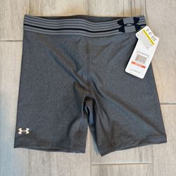 Women’s Under Armour 5” Mid Compression Shorts NWT