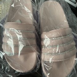 Women’s Slides