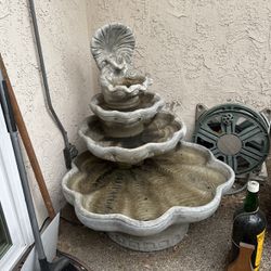 Working Concrete Water Fountain