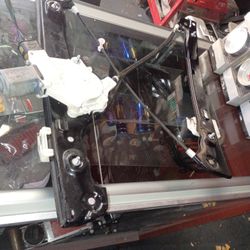 E90 Bmw Drivers Side Regulator 